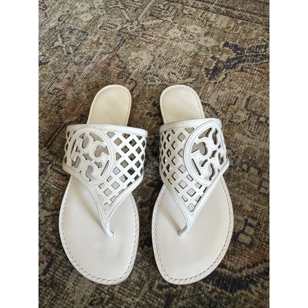 TORY BURCH Thatched Perforated Logo Serenity Thong Sandals Optic White 7.5 NWOB